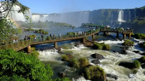 Cataratas do Iguaçu lado brasileiro: beleza e aventura em Foz do Iguaçu