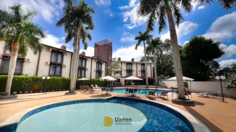 Piscina - Damen Hotel Center