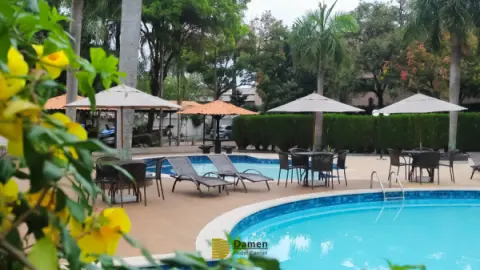 damen-hotel-center-imagem-galeria-piscina-damen-hotel-center-68254cd90ed6f_1.webp